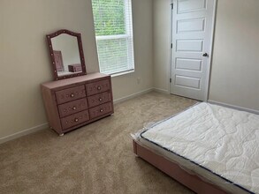Room in House on Flat Rock Point in Stonecrest, GA - Building Photo - Building Photo
