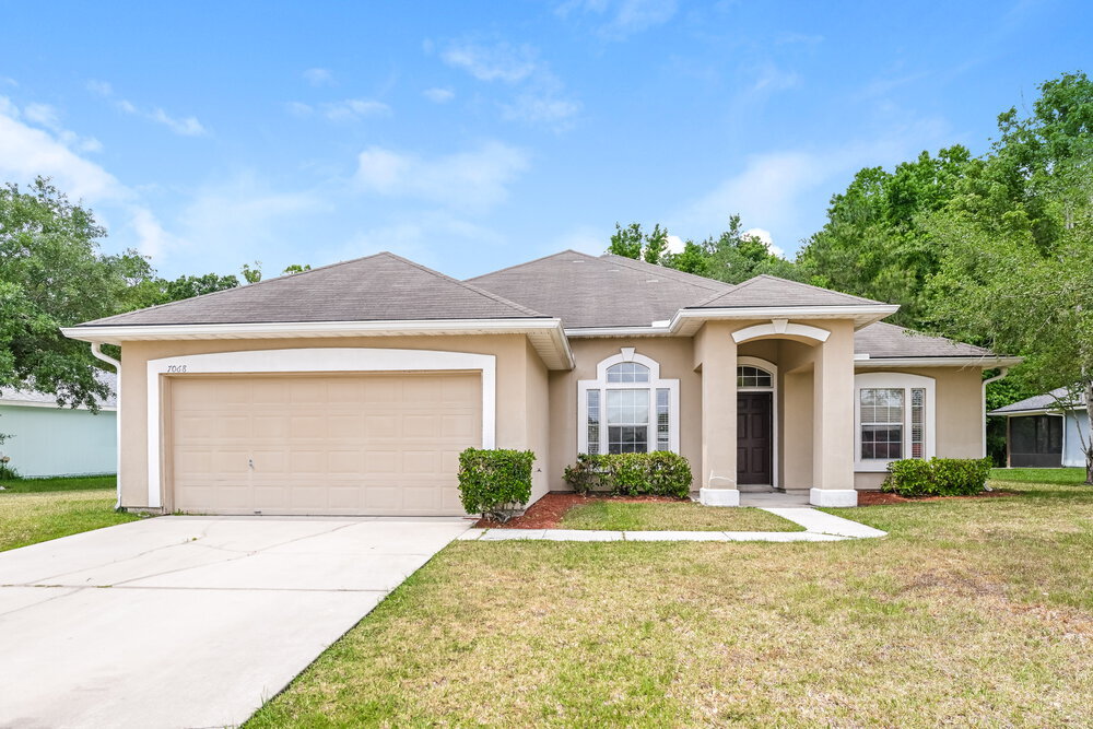 7068 Rapid River Dr W in Jacksonville, FL - Building Photo