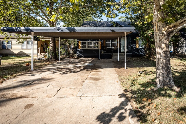 1709 NW Oak Ave in Lawton, OK - Foto de edificio - Building Photo