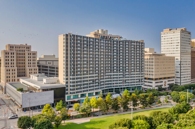 The Statler Residences in Dallas, TX - Foto de edificio - Building Photo