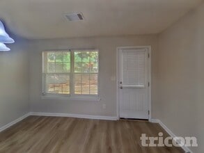 2177 Red Oak Cir in Union City, GA - Building Photo - Building Photo