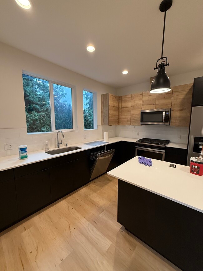 2168 N 185th St in Shoreline, WA - Building Photo - Building Photo