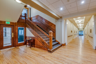 Chapel Garden Apartments in Milwaukee, WI - Building Photo - Interior Photo