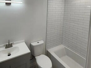 2016 Rosedale St NE, Unit #1 in Washington, DC - Foto de edificio - Building Photo