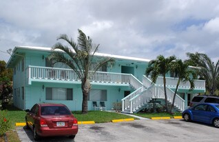 2131 NE 40th Ct in Lighthouse Point, FL - Building Photo