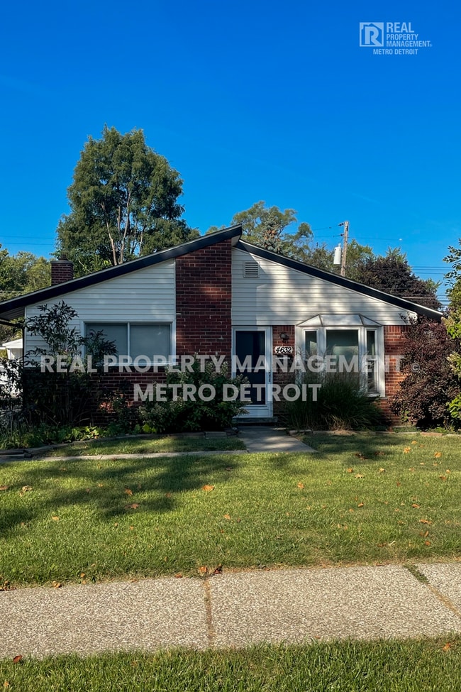property at 4632 Monroe St