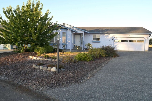 property at 760 N Spencer Farm Pl
