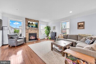 42530 Oxford Forest Cir in Chantilly, VA - Building Photo - Building Photo