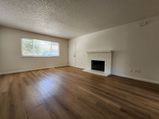 1051 King St in Santa Rosa, CA - Building Photo - Building Photo