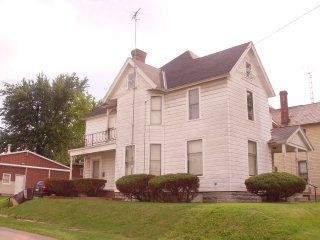 403 W Rensselaer St in Bucyrus, OH - Building Photo