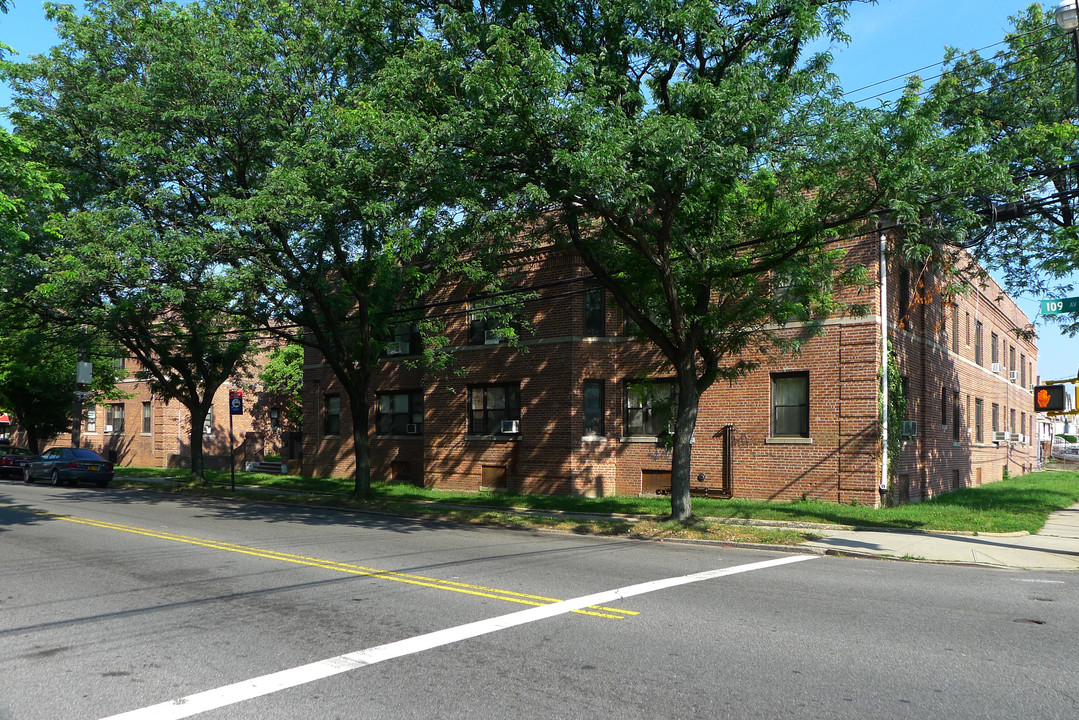 12011 109th Ave in South Ozone Park, NY - Building Photo