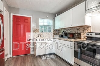 131 NE 22nd St in Grand Prairie, TX - Building Photo - Building Photo