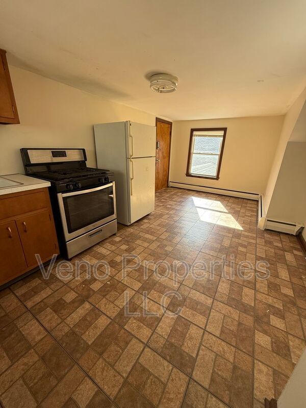 40 Frost Pl in Albany, NY - Building Photo - Building Photo