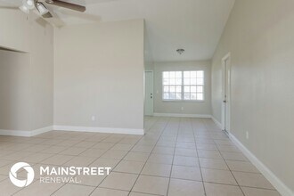 2532 SE Berkshire Blvd in Port St. Lucie, FL - Foto de edificio - Building Photo