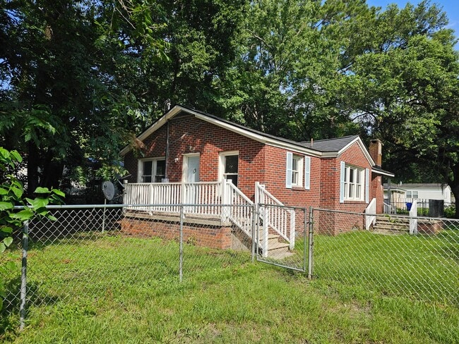 property at 5056 Piedmont Ave