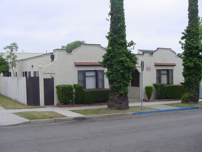 1360 Euclid Ave in Long Beach, CA - Building Photo - Building Photo