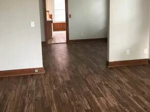 2128 Bellevue Ave in Bettendorf, IA - Building Photo - Building Photo