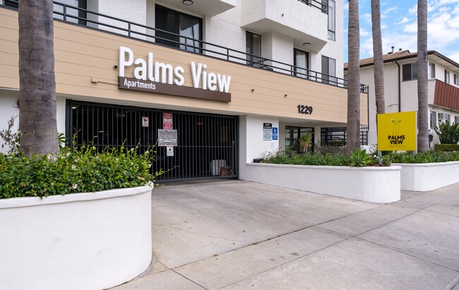 Palms View Apartments in Los Angeles, CA - Building Photo - Building Photo