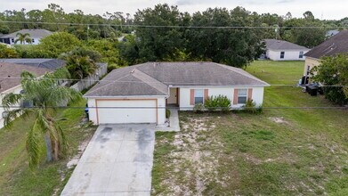 2768 Saybrook Ave in North Port, FL - Building Photo - Building Photo