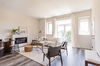 Roselle Station Apartments in Roselle, IL - Building Photo - Interior Photo