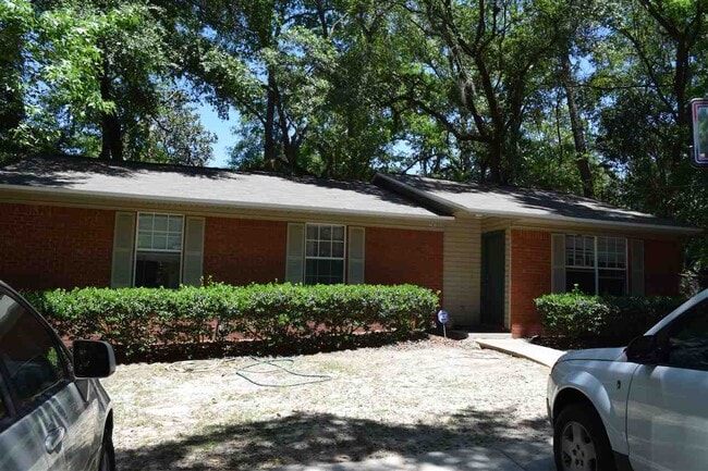 2400 Poco St in Tallahassee, FL - Building Photo - Building Photo