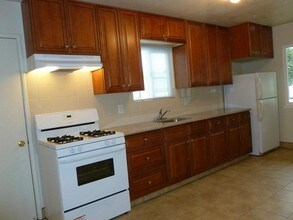 439 Central Ct in San Leandro, CA - Building Photo - Building Photo