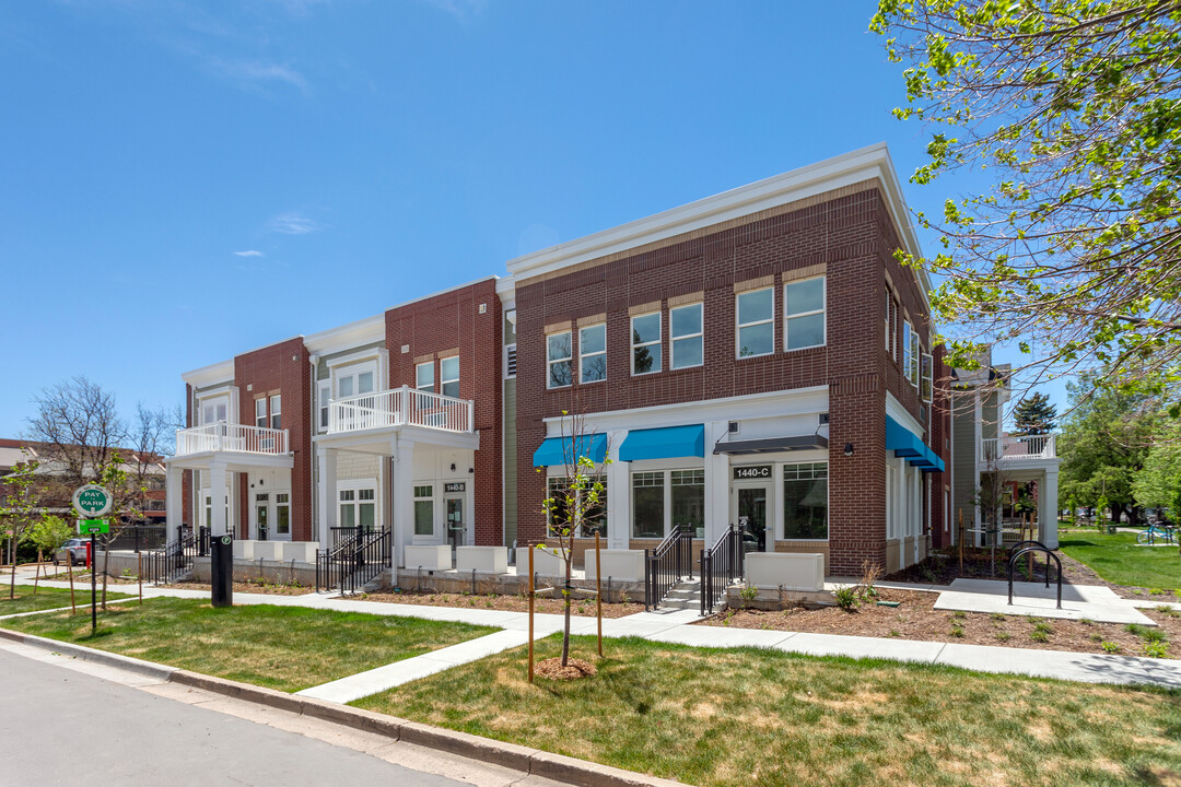 Attention Home Apartments in Boulder, CO - Foto de edificio