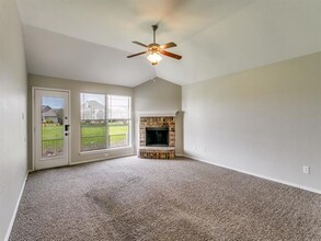 10921 Hawks Landing Rd in Haslet, TX - Building Photo - Building Photo