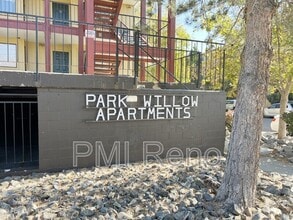 Park Willow Apartments in Reno, NV - Foto de edificio - Building Photo