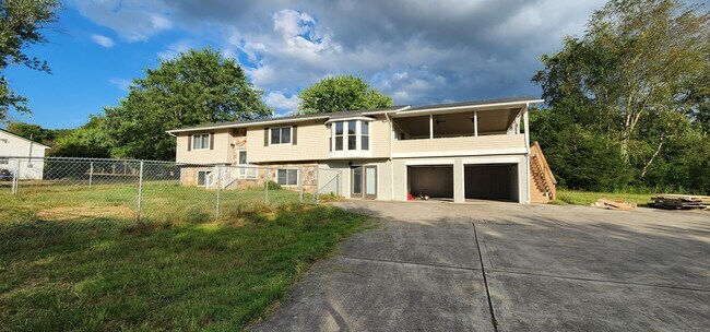 property at 169 Valleyview Dr
