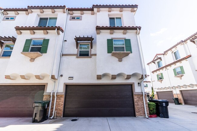 property at 3558 W Savanna St