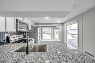 4851 W Gandy Blvd in Tampa, FL - Building Photo - Building Photo