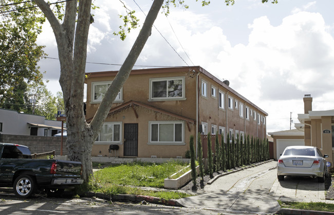 485 B St in Hayward, CA - Foto de edificio - Building Photo