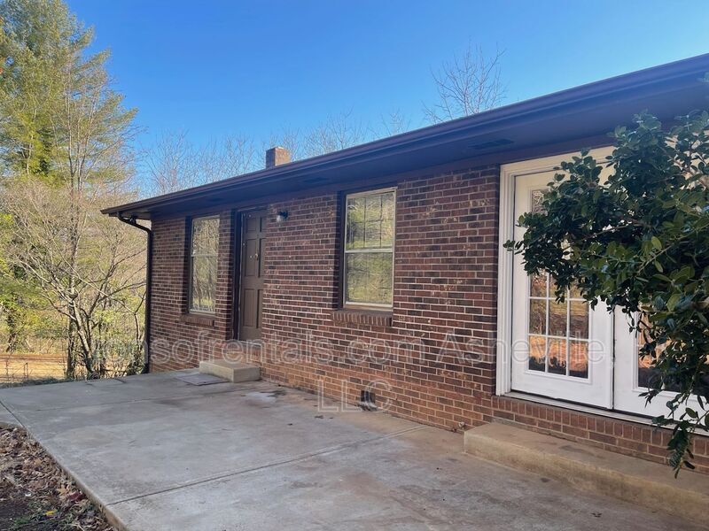 50 Ledbetter Rd in Asheville, NC - Building Photo