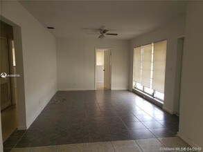 1900 NW 12th Ave-Unit -0 in Fort Lauderdale, FL - Building Photo - Building Photo