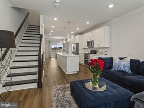 4810 Vista Glen Ln in Lanham, MD - Building Photo - Building Photo