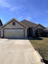 3308 White Horse Dr in Granbury, TX - Building Photo