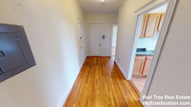 1810 Commonwealth Ave, Unit 34 in Boston, MA - Foto de edificio - Building Photo