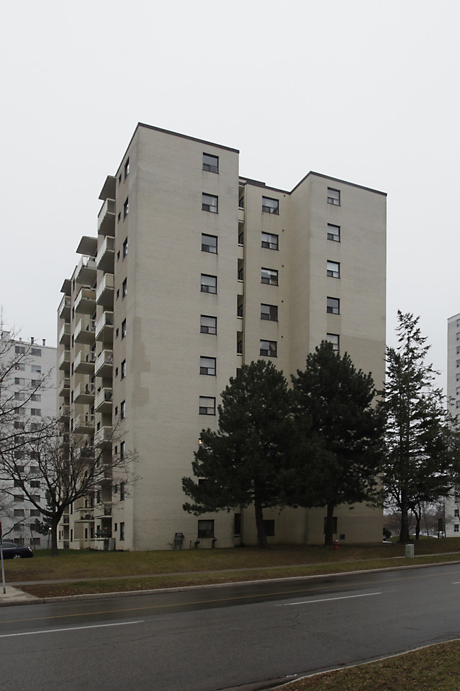 Cortina Apartments in Mississauga, ON - Building Photo - Building Photo