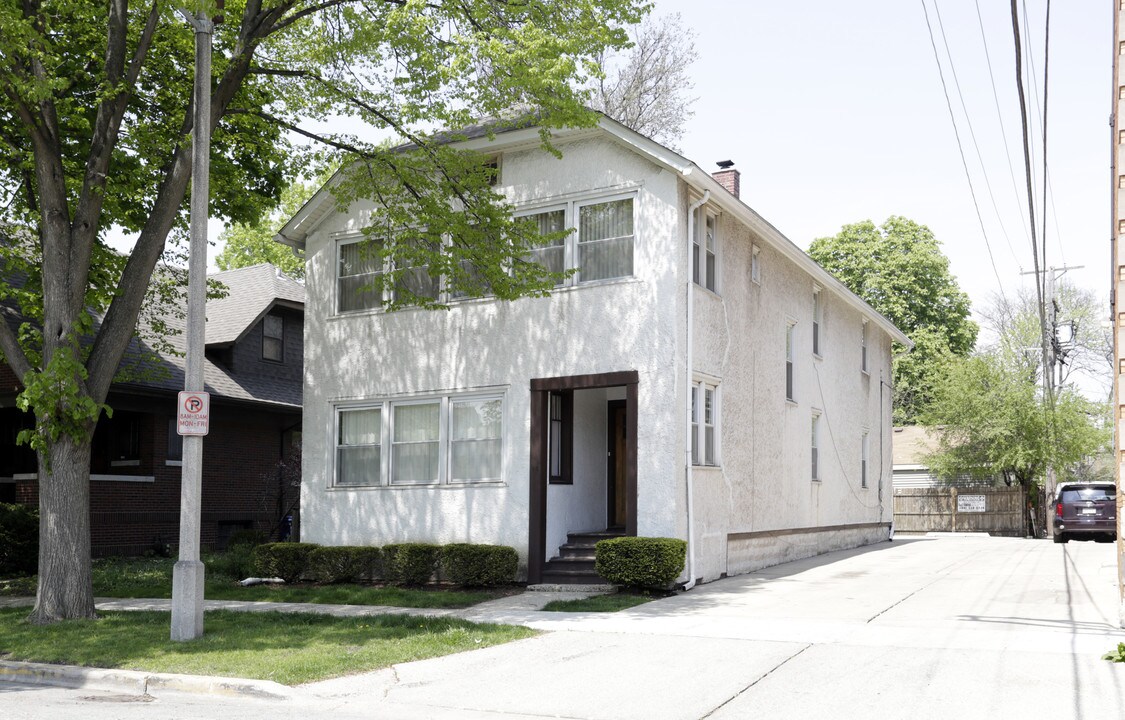 16 Iowa St. in Oak Park, IL - Foto de edificio