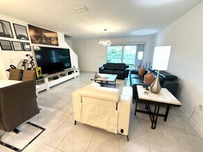 1880 Grantham Ct in Wellington, FL - Building Photo - Building Photo