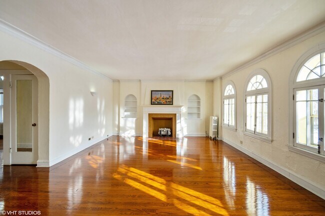 6038 N Washtenaw Ave in Chicago, IL - Building Photo - Building Photo