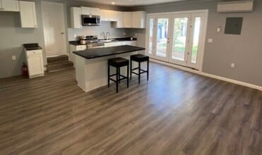 433 S Fairview St in Burbank, CA - Building Photo - Building Photo