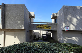 Pepper Tree Apartments in Oceanside, CA - Building Photo - Building Photo