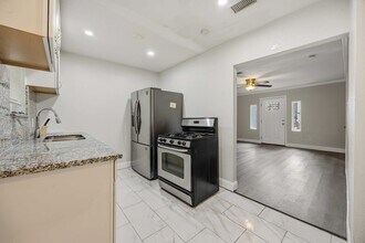 5223 Windemere St in Houston, TX - Building Photo - Building Photo