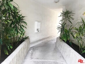 1815 Camden Ave in Los Angeles, CA - Building Photo - Building Photo