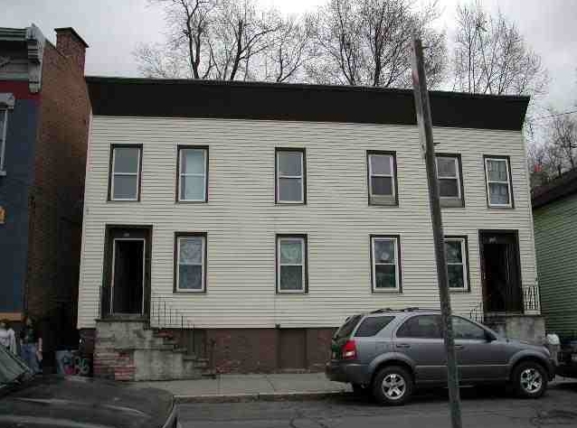 384 Tenth St in Troy, NY - Foto de edificio - Building Photo