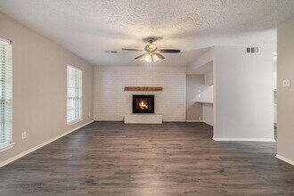 11915 S Red Cedar Cir in Spring, TX - Building Photo - Building Photo