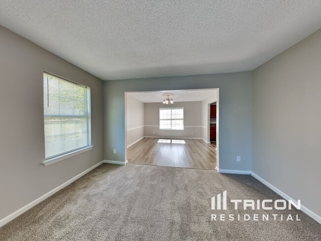 3885 Riverview Bend in Ellenwood, GA - Building Photo - Building Photo