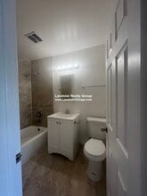 8450 Waukegan Rd, Unit 1 in Morton Grove, IL - Building Photo - Building Photo